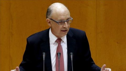 El ministro de Hacienda, Crist&oacute;bal Montoro, en el Senado
