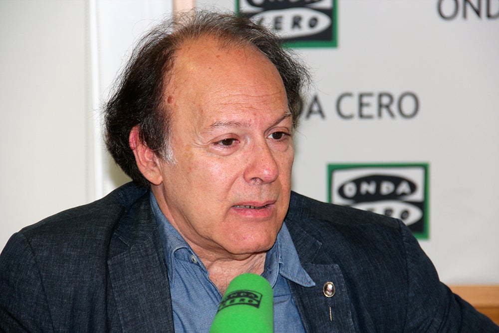Javier Marías: "Imbéciles ha habido siempre pero no estaban conectados por las Redes Sociales" Javier Marías: "Imbéciles ha habido siempre pero no estaban conectados por las Redes Sociales"