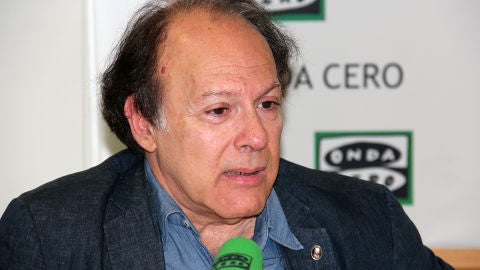 Javier Mar&iacute;as