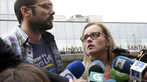 Los padres de Andrea, la niña que sufre una enfermedad degenerativa irreversible Los padres de Andrea, la niña que sufre una enfermedad degenerativa irreversible