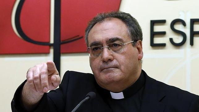 Gil Tamayo: "Eutanasia no, pero tampoco encarnizamiento terapéutico" Gil Tamayo: "Eutanasia no, pero tampoco encarnizamiento terapéutico"