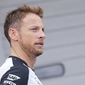 Jenson Button renueva con McLaren-Honda Jenson Button renueva con McLaren-Honda