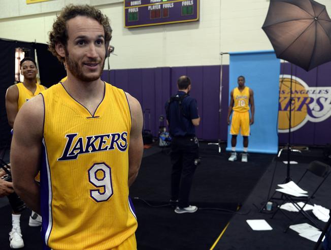 Marcelinho Huertas: "Tengo muchas ganas de que empiece la liga" Marcelinho Huertas: "Tengo muchas ganas de que empiece la liga"