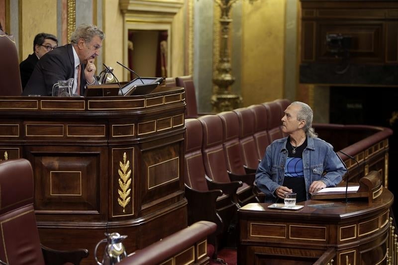 Posada retira del Diario de Sesiones el incidente de Sabino Cuadra con la Constitución Posada retira del Diario de Sesiones el incidente de Sabino Cuadra con la Constitución