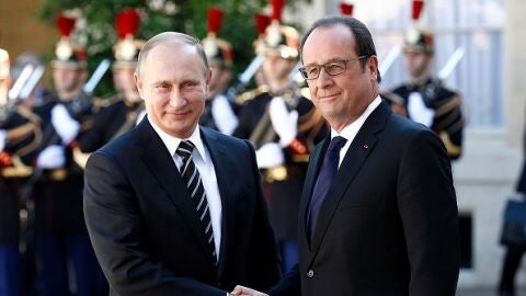 Vlad&iacute;mir Putin y Fran&ccedil;ois Hollande