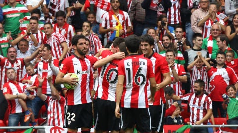 Los jugadores del Athletic celebran un gol