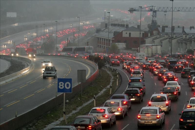 Retenciones en las entradas a Madrid en el retorno del Puente del Pilar Retenciones en las entradas a Madrid en el retorno del Puente del Pilar