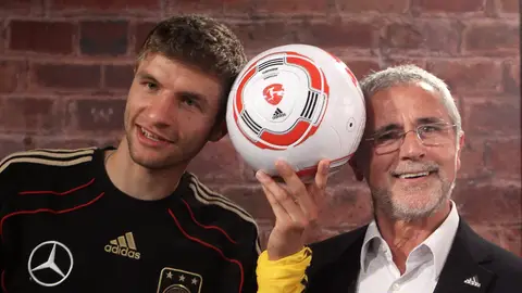 Thomas y Gerd Müller, durante un acto en 2010 Thomas y Gerd Müller, durante un acto en 2010