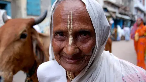 El calvario de ser viuda en India. El calvario de ser viuda en India.