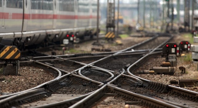 Uno de los héroes del tren Thalis, en estado crítico tras ser apuñalado en California Uno de los héroes del tren Thalis, en estado crítico tras ser apuñalado en California