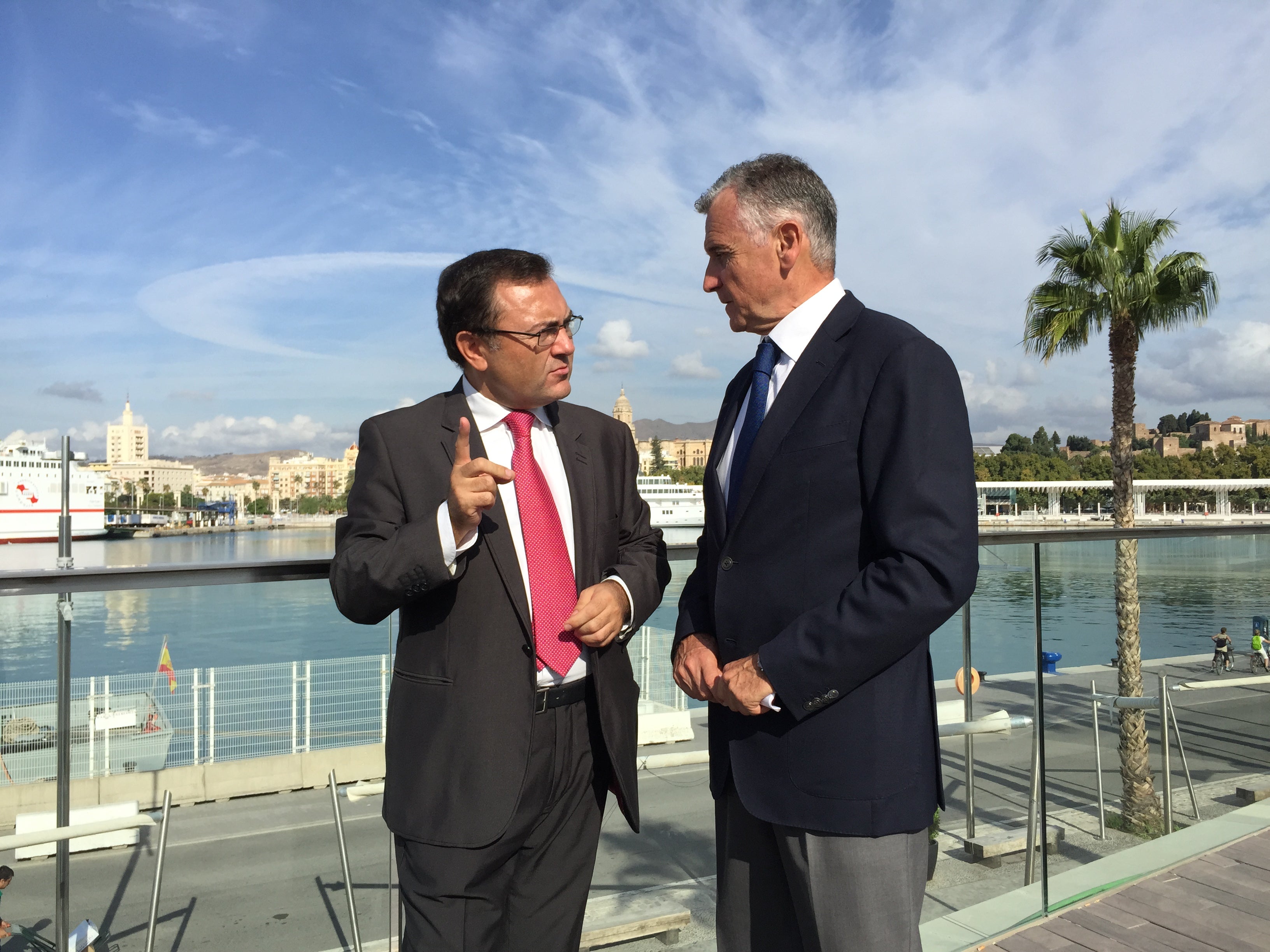 El PSOE planteará una estrategia nacional para convertir a Málaga en el segundo puerto de España El PSOE planteará una estrategia nacional para convertir a Málaga en el segundo puerto de España
