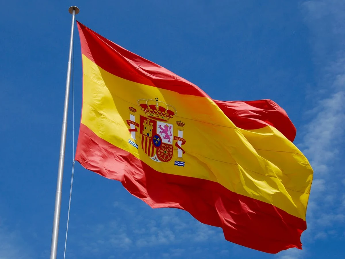 La bandera española cumple 175 años: Isabel II la impuso en 1843 como  enseña común de los Ejércitos | Onda Cero Radio