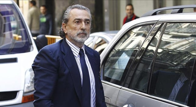 Preguntas de Amón: "¿El ingreso en prisión de Francisco Correa aplacará la chulería y suficiencia con la que se pavoneaba?" Preguntas de Amón: "¿El ingreso en prisión de Francisco Correa aplacará la chulería y suficiencia con la que se pavoneaba?"