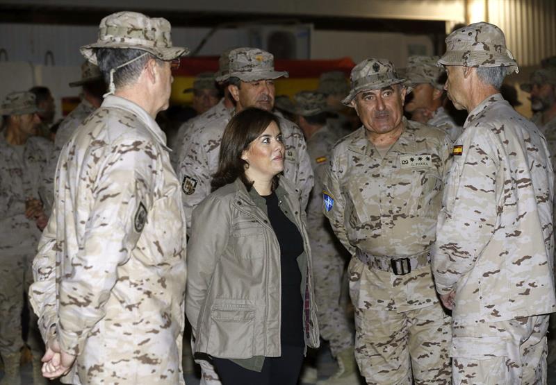 Sáenz de Santamaría anuncia que el plan de acogida de los primeros refugiados se iniciará el lunes Sáenz de Santamaría anuncia que el plan de acogida de los primeros refugiados se iniciará el lunes