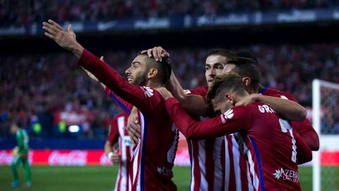 Los jugadores del Atl&eacute;tico de Madrid celebran el gol de Yannick Carrasco al Valencia