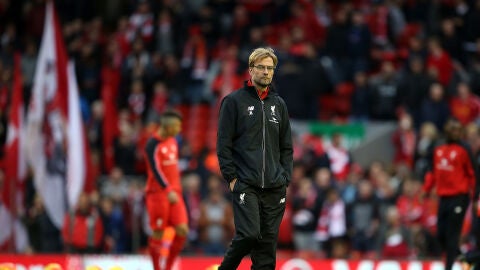 J&uuml;rgen Klopp, pensativo tras empatar frente al Southampton