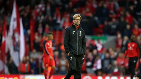 Jürgen Klopp, pensativo tras empatar frente al Southampton Jürgen Klopp, pensativo tras empatar frente al Southampton