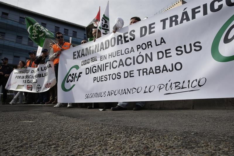 Preacuerdo entre sindicatos y DGT para desconvocar la huelga de examinadores Preacuerdo entre sindicatos y DGT para desconvocar la huelga de examinadores