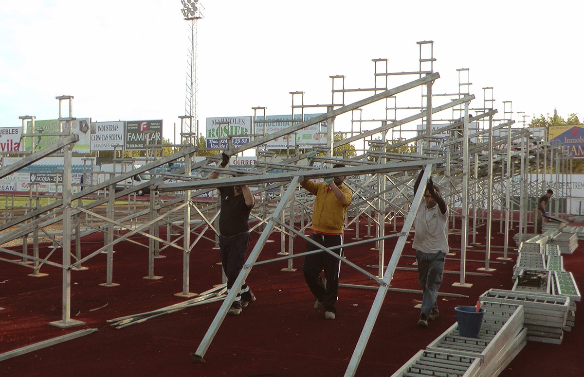 El Villanovense tiene casi todo preparado para recibir al Barcelona El Villanovense tiene casi todo preparado para recibir al Barcelona