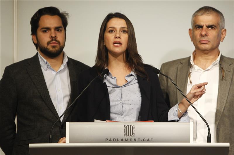 Tertulia: ¿Funcionará el recurso de amparo presentado por el PP, PSC y C'S? Tertulia: ¿Funcionará el recurso de amparo presentado por el PP, PSC y C'S?