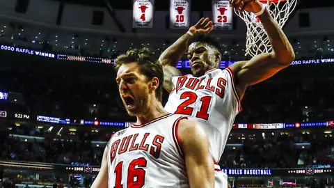 Pau Gasol celebra el tapón puesto sobre LeBron James Pau Gasol celebra el tapón puesto sobre LeBron James