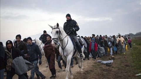 Frontera que tiene al paso varios refugiados. 