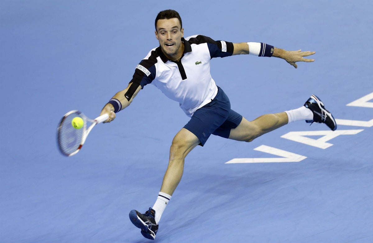 Bautista supera a Rublev y accede a los cuartos de Valencia Bautista supera a Rublev y accede a los cuartos de Valencia