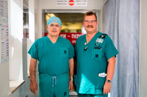 El tintero: Eid y Fried, los "Epi y Blas" del Hospital Universitario de Hadassah El tintero: Eid y Fried, los "Epi y Blas" del Hospital Universitario de Hadassah