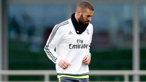 Karim Benzema durante un entrenamiento Karim Benzema durante un entrenamiento