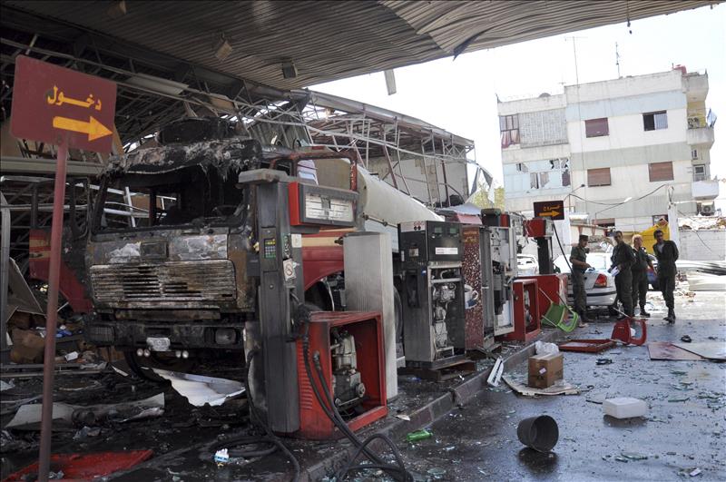 Al menos 40 muertos y 100 heridos tras un ataque del régimen sirio cerca de Damasco Al menos 40 muertos y 100 heridos tras un ataque del régimen sirio cerca de Damasco