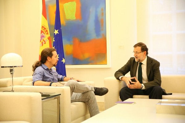 Rajoy recibe a Iglesias en Moncloa en su ronda de contactos tras el 20D Rajoy recibe a Iglesias en Moncloa en su ronda de contactos tras el 20D
