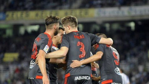 Los jugadores del Celta celebran el gol de Iago Aspas