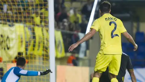 Mario anota contra el Sevilla Mario anota contra el Sevilla
