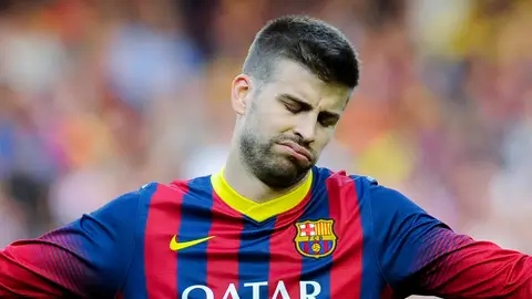 Gerard Piqué se lamenta durante un partido con el F.C Barcelona Gerard Piqué se lamenta durante un partido con el F.C Barcelona