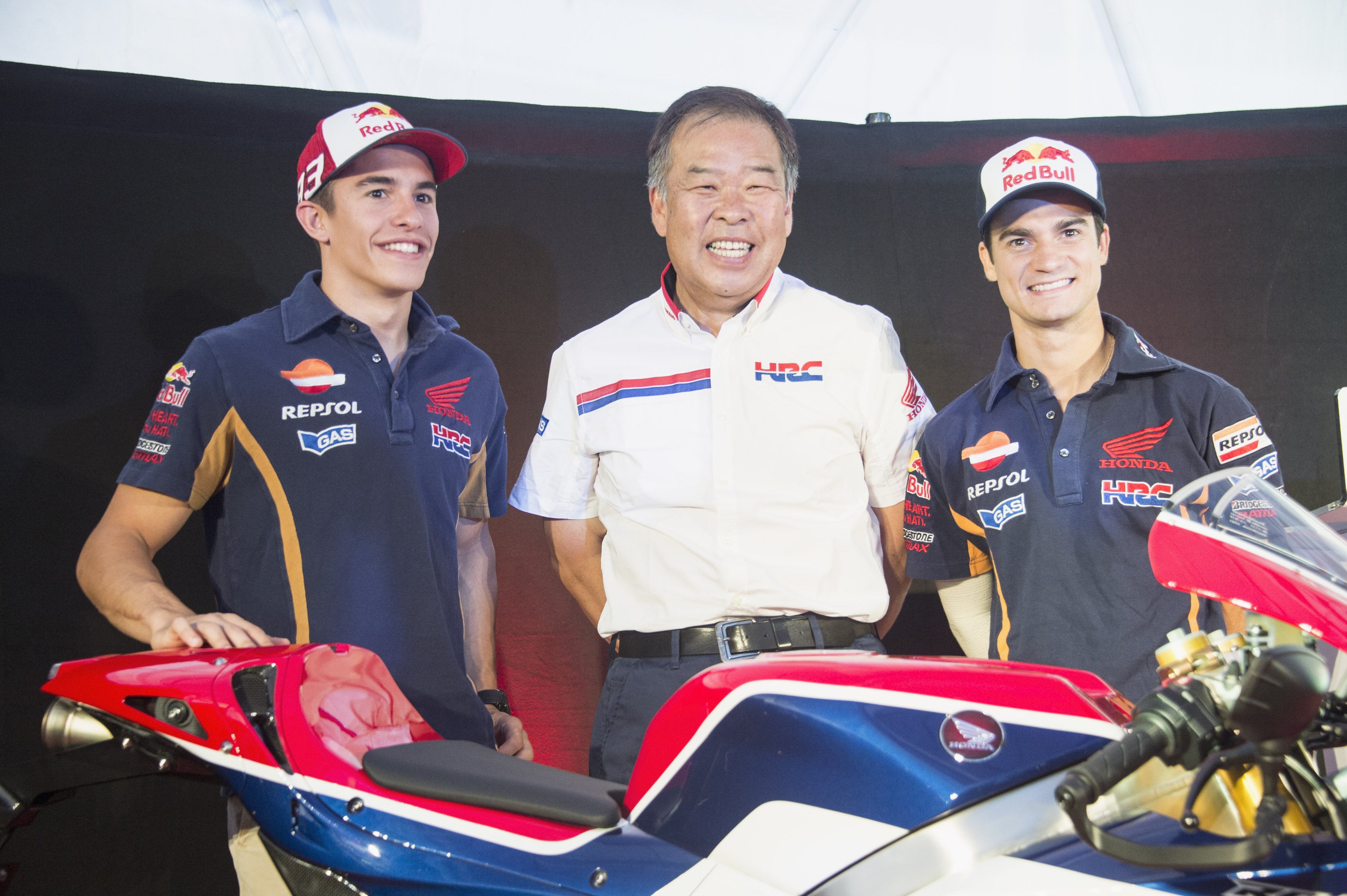 Honda cree que "está claro" que hubo "patada de Rossi" a Márquez tras analizar la telemetría Honda cree que "está claro" que hubo "patada de Rossi" a Márquez tras analizar la telemetría