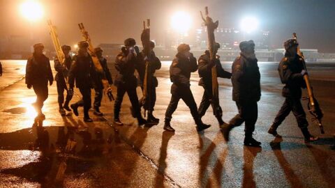 Llegan los restos de un avi&oacute;n de Rusia.