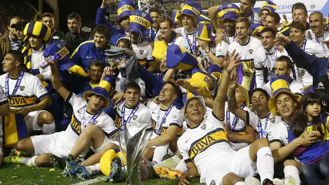 Los jugadores de Boca celebran la victoria en el torneo argentino Los jugadores de Boca celebran la victoria en el torneo argentino