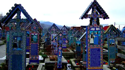 Cementerio Alegre, Alegre, en Sapanta, Rumanía Cementerio Alegre, Alegre, en Sapanta, Rumanía