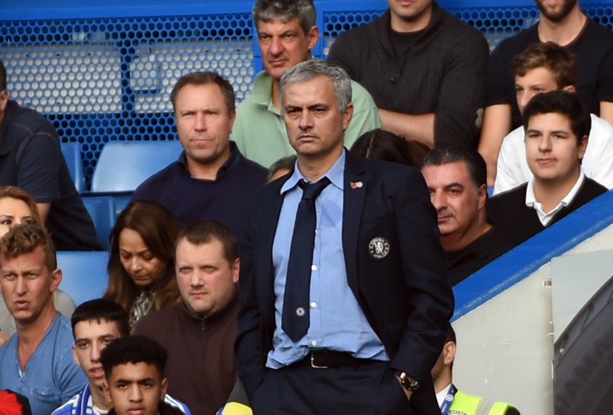 Mourinho niega una rebelión contra él en el vestuario: "Es una acusación muy triste" Mourinho niega una rebelión contra él en el vestuario: "Es una acusación muy triste"