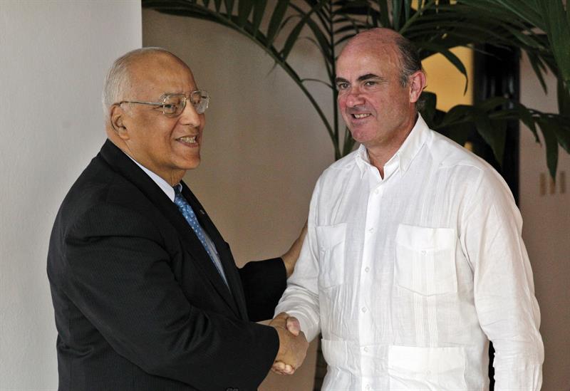España y Cuba firman un acuerdo para impulsar sus relaciones económicas España y Cuba firman un acuerdo para impulsar sus relaciones económicas