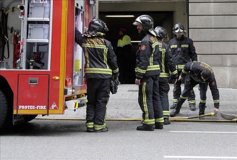 Cuatro ancianos muertos al inundarse una residencia de Agramunt (Lleida) Cuatro ancianos muertos al inundarse una residencia de Agramunt (Lleida)