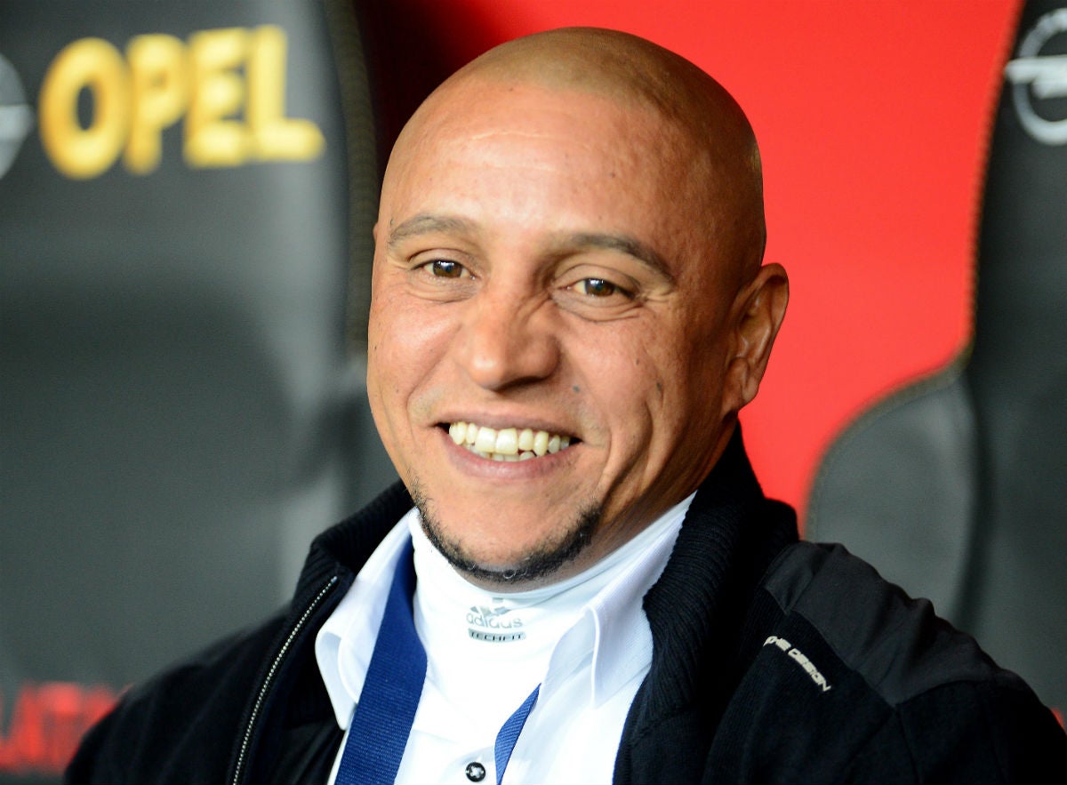 Roberto Carlos: "Estoy aprendiendo de Zidane para luego coger un equipo" Roberto Carlos: "Estoy aprendiendo de Zidane para luego coger un equipo"