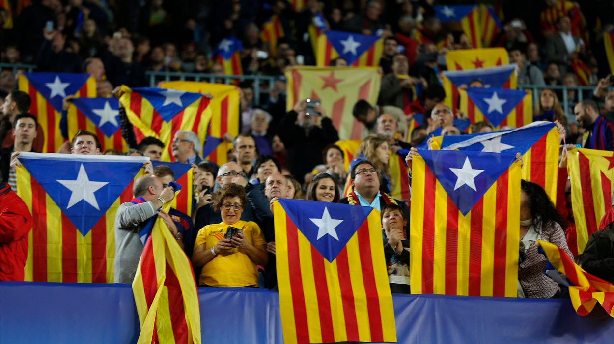 El Camp Nou se llena de esteladas en el partido de Champions ante el BATE El Camp Nou se llena de esteladas en el partido de Champions ante el BATE