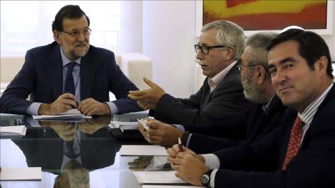 El presidente del Gobierno, en su reuni&oacute;n con los agentes sociales. 