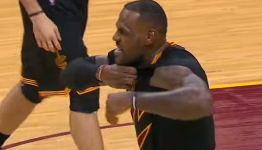 LeBron dirige la victoria de los Cavaliers ante los Knicks LeBron dirige la victoria de los Cavaliers ante los Knicks