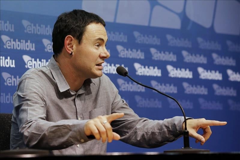 EH Bildu hace autocrítica de sus "decisiones" sobre "el uso de la violencia" EH Bildu hace autocrítica de sus "decisiones" sobre "el uso de la violencia"