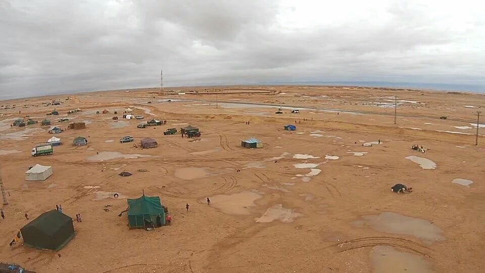 Las intensas lluvias en el desierto arrasan con el modo de vida del pueblo saharui Las intensas lluvias en el desierto arrasan con el modo de vida del pueblo saharui