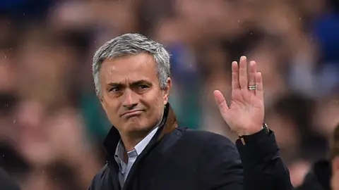 Jose Mourinho en el partido ante el Dinamo de Kiev Jose Mourinho en el partido ante el Dinamo de Kiev