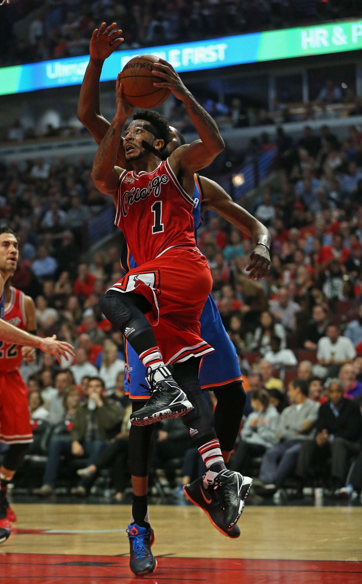 Rose salva a los Bulls de Gasol y Mirotic en el momento oportuno Rose salva a los Bulls de Gasol y Mirotic en el momento oportuno