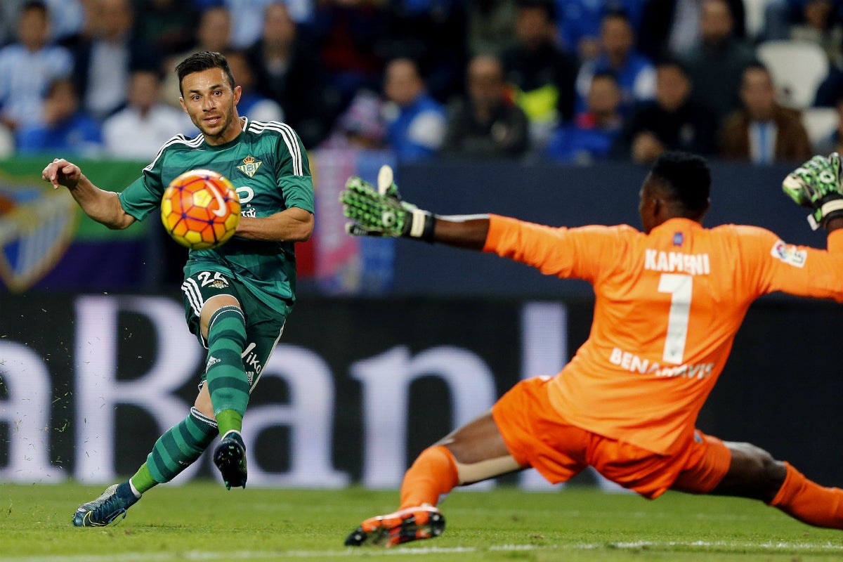 Málaga 0 - 1 Betis. El Betis se impone por la mínima en la Rosaleda Málaga 0 - 1 Betis. El Betis se impone por la mínima en la Rosaleda